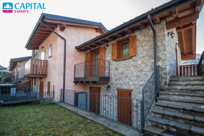 Parduodami 70 kv.m. apartamentai per 2 aukštus su vaizdu į kalnus, Lombardija (Šiaurės Italija)  4