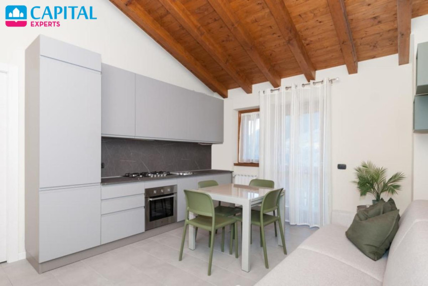 Parduodami 70 kv.m. apartamentai per 2 aukštus su vaizdu į kalnus, Lombardija (Šiaurės Italija)  9