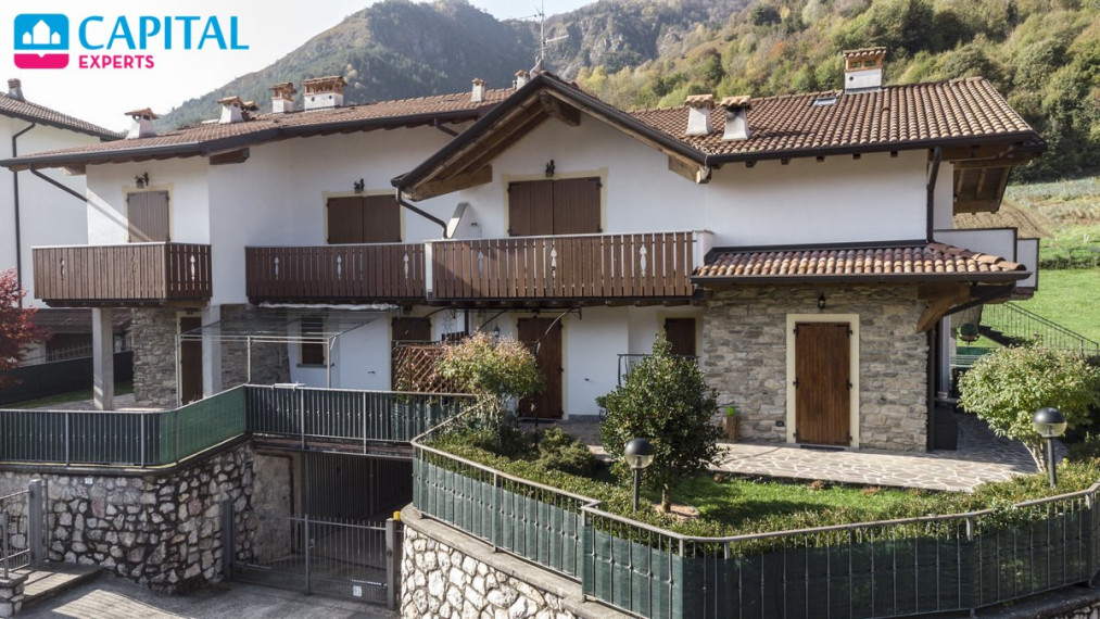 Parduodami 65 kv.m. apartamentai per 2 aukštus su vaizdu į kalnus, Lombardija (Šiaurės Italija)  1