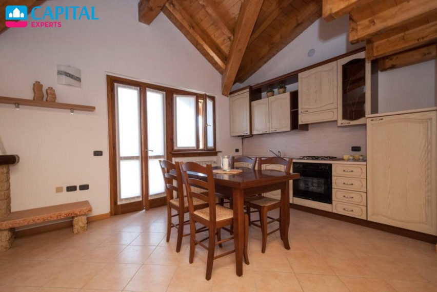 Parduodami 65 kv.m. apartamentai per 2 aukštus su vaizdu į kalnus, Lombardija (Šiaurės Italija)  14