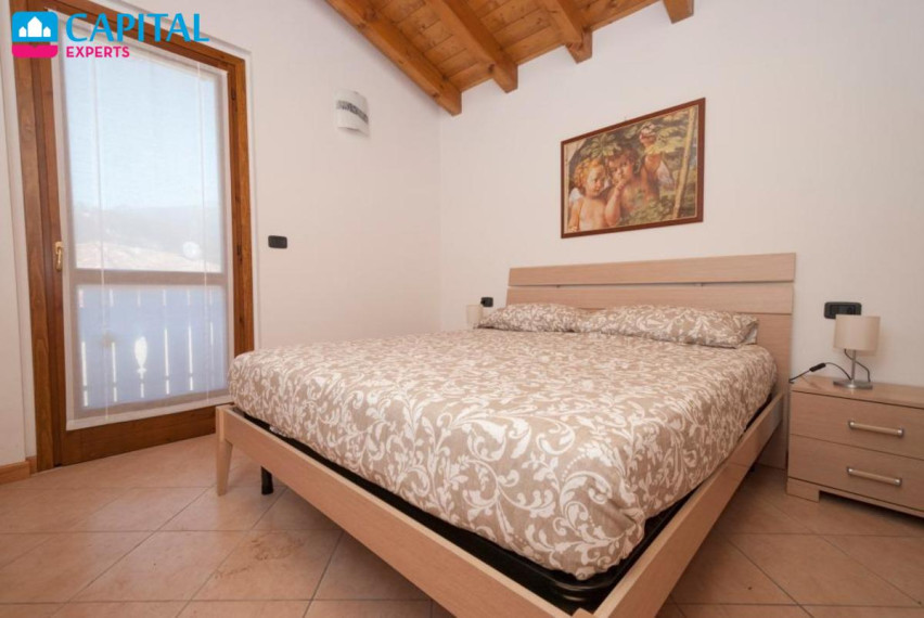 Parduodami 65 kv.m. apartamentai per 2 aukštus su vaizdu į kalnus, Lombardija (Šiaurės Italija)  15