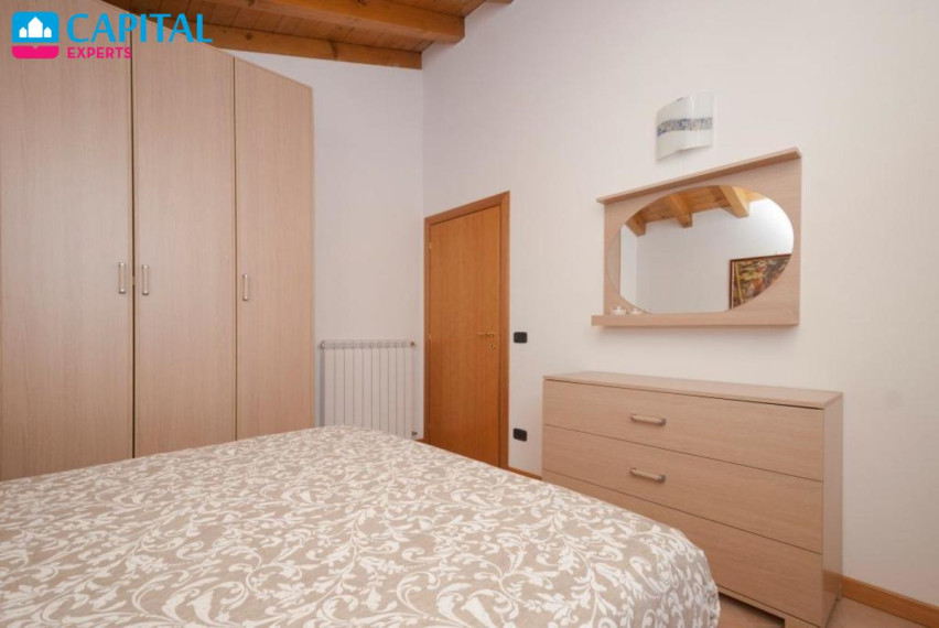 Parduodami 65 kv.m. apartamentai per 2 aukštus su vaizdu į kalnus, Lombardija (Šiaurės Italija)  17