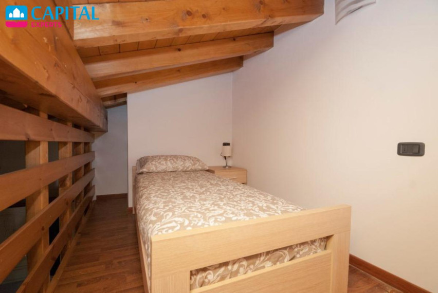Parduodami 65 kv.m. apartamentai per 2 aukštus su vaizdu į kalnus, Lombardija (Šiaurės Italija)  22