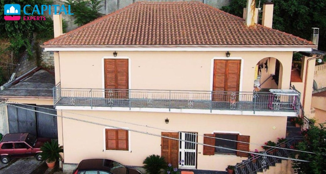 Parduodamas 5 kambarių namas su vaizdu į jūrą, Kalabrija (Pietų Italija)  1