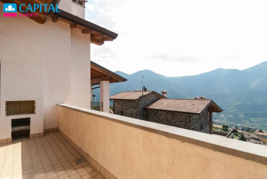 Parduodama vila su vaizdu į ežerą ir kalnus, Lombardija (Šiaurės Italija)  5
