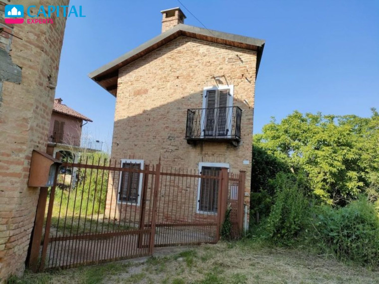 Parduodamas 2 aukštų namas su sodu, Pjemonte (Šiaurės Italija)  5