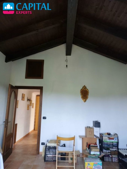 Parduodamas 2 aukštų namas su sodu, Pjemonte (Šiaurės Italija)  13