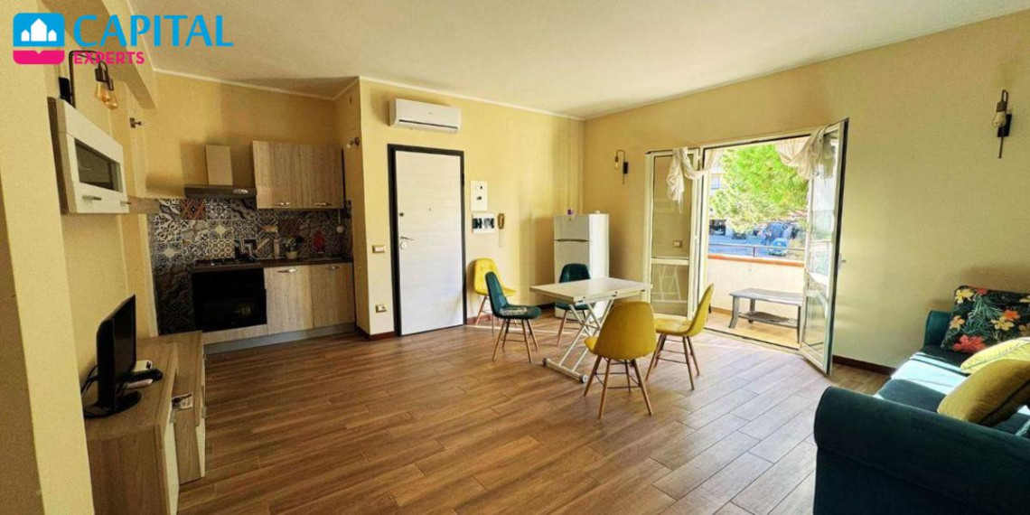Parduodamas 2 kambarių suremontuotas butas prie jūros, Kalabrija (Italija)  1
