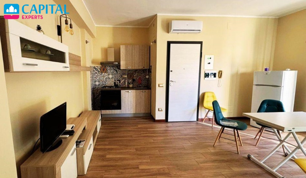 Parduodamas 2 kambarių suremontuotas butas prie jūros, Kalabrija (Italija)  8