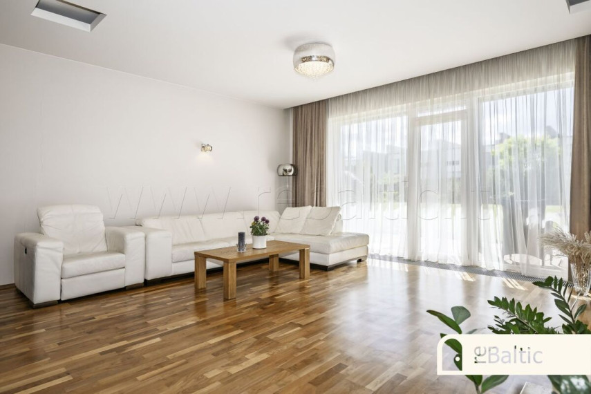 Parduodamas namas Motiejaus Valančiaus g., Bendorių k., Vilniaus r. sav., 132.71 m2 ploto, 2 aukštai 4