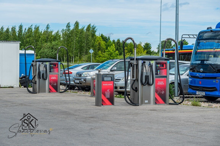 PARDUODAMA PELNINGAI VEIKIANTI SAVITARNOS AUTOMOBILIŲ PLOVYKLA GARGŽDUOSE 7