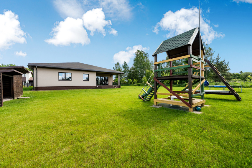 Parduodamas namas Adomo Honorio Kirkoro g., Bareikiškių k., Vilniaus r. sav., 186.54 m2 ploto, 1 aukštai 27