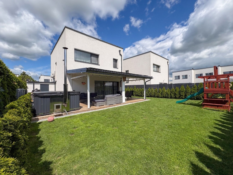 Parduodamas namas Suopių g., Žemaitkiemio k., Kauno r. sav., 120 m2 ploto, 2 aukštai 12