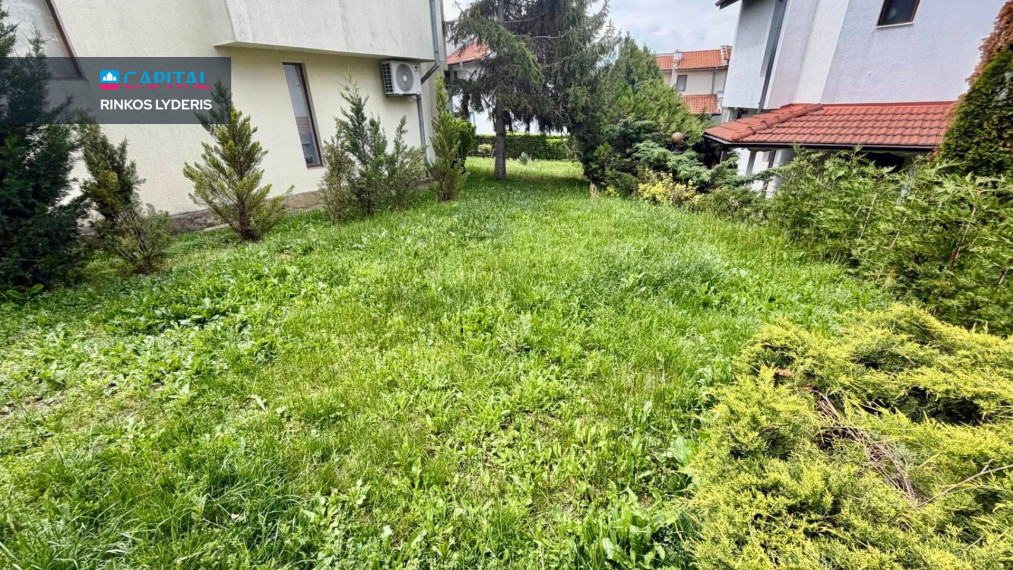 Parduodamas 3 kambarių, 146 kv.m ploto namas su sklypu Cholakova Češma 13