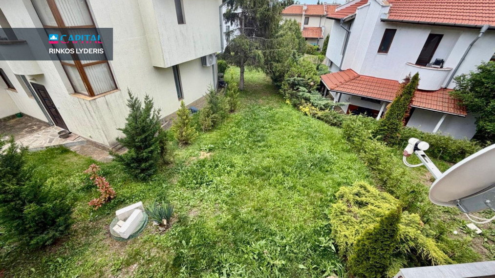 Parduodamas 3 kambarių, 146 kv.m ploto namas su sklypu Cholakova Češma 24