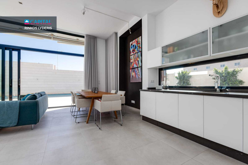 Parduodamas namas Calle Boyero 26 , 117.00 kv.m ploto,  Floors 8