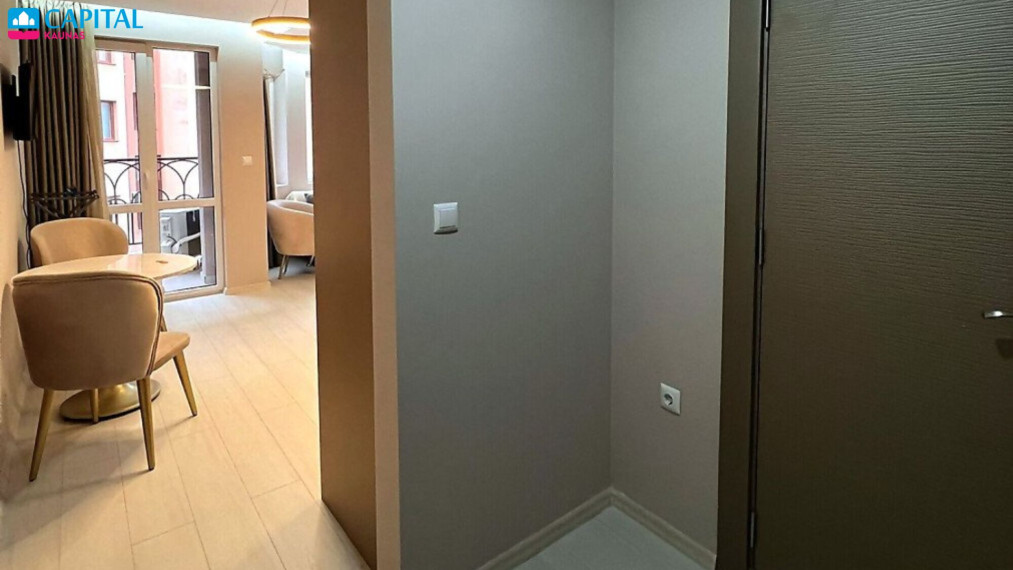 Parduodamas 1 kambario, 44 kv.m  ploto butas  Saulėto Kranto pietinėje dalyje  11