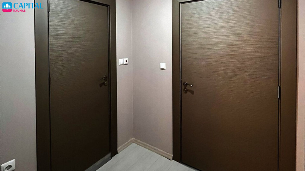 Parduodamas 1 kambario, 44 kv.m  ploto butas  Saulėto Kranto pietinėje dalyje  12