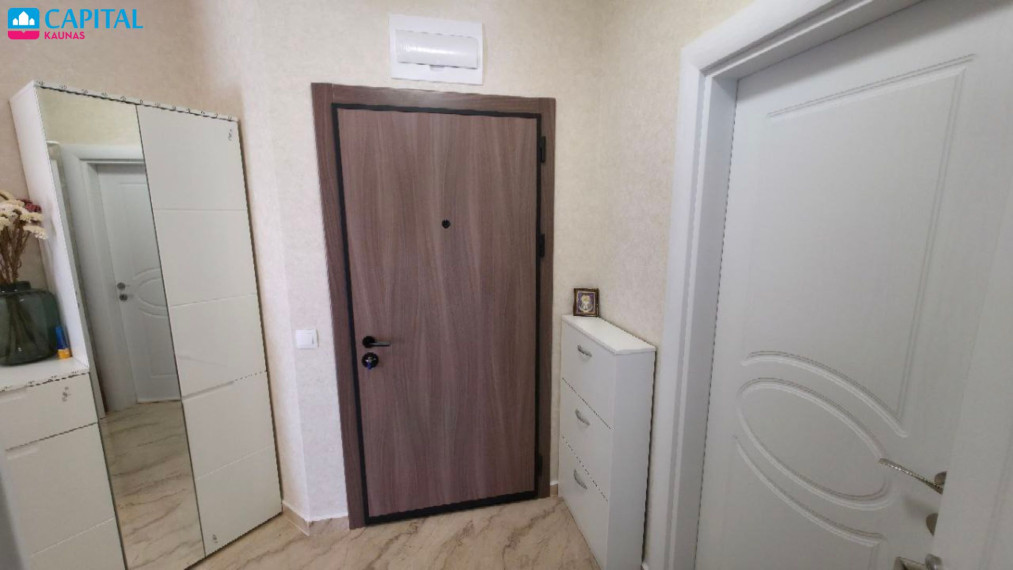 Parduodamas 3 kambarių, 72 kv.m ploto butas Saulėtame Krante 12