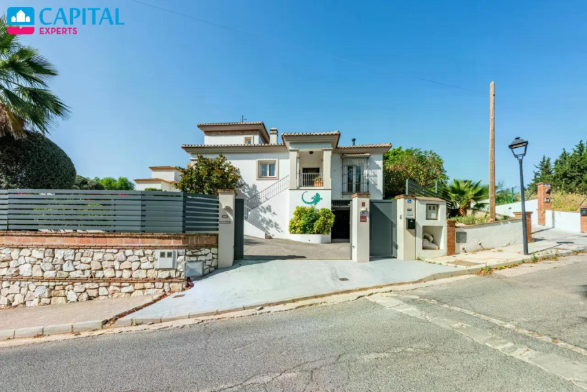 Ispanijoje, Andalūzijoje, Malagos provincijoje, Mijas, parduodama 503 kv.m. Vila Mijas Costa 29