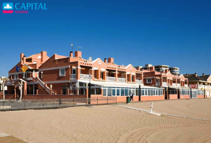 Parduodamas pelningai veikiantis 25 apartamentų Beach Club viešbutis, Ispanijoje 1