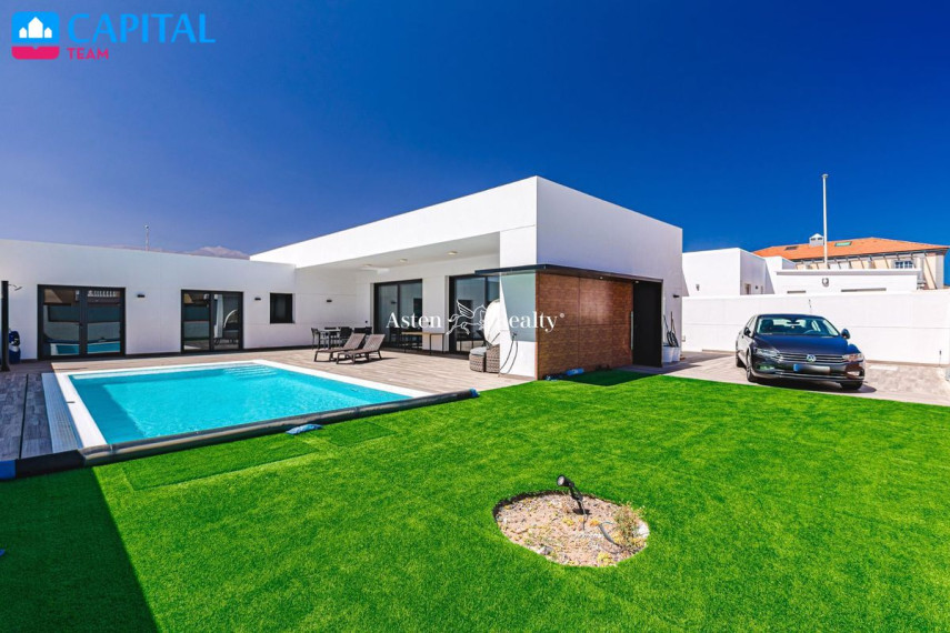 Parduodamas namas Calle Tenerife, 9 , 200.00 kv.m ploto,  Floors 2