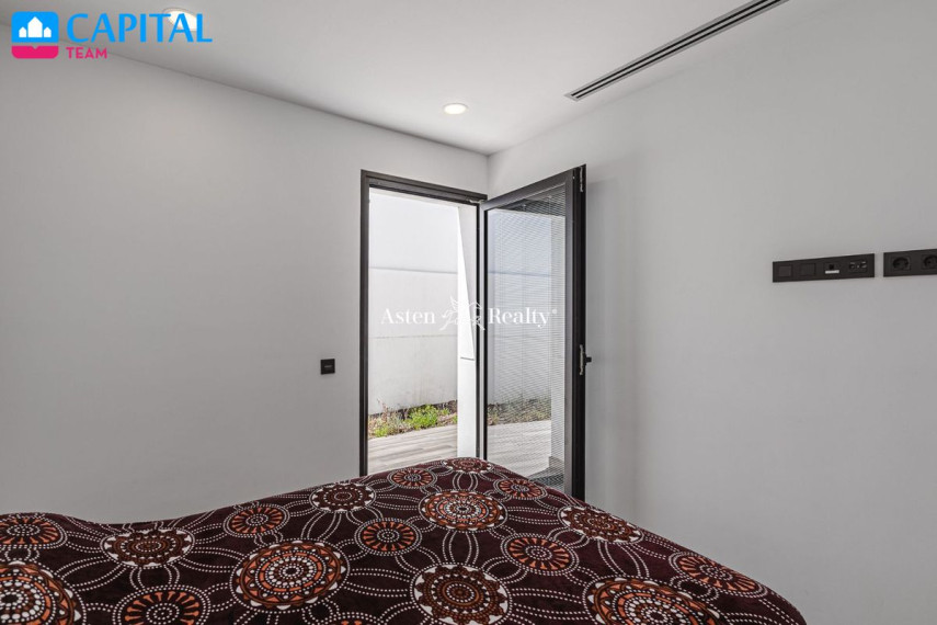 Parduodamas namas Calle Tenerife, 9 , 200.00 kv.m ploto,  Floors 25