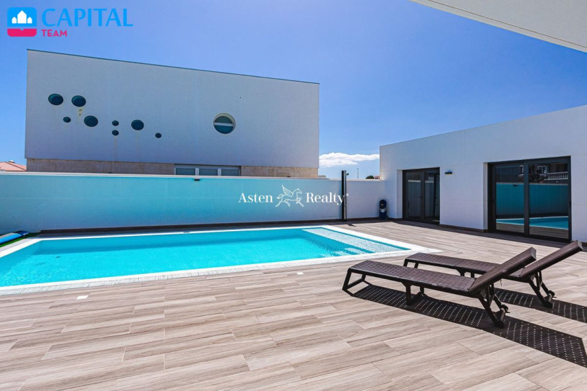 Parduodamas namas Calle Tenerife, 9 , 200.00 kv.m ploto,  Floors 34