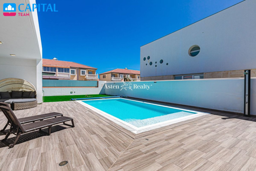 Parduodamas namas Calle Tenerife, 9 , 200.00 kv.m ploto,  Floors 36