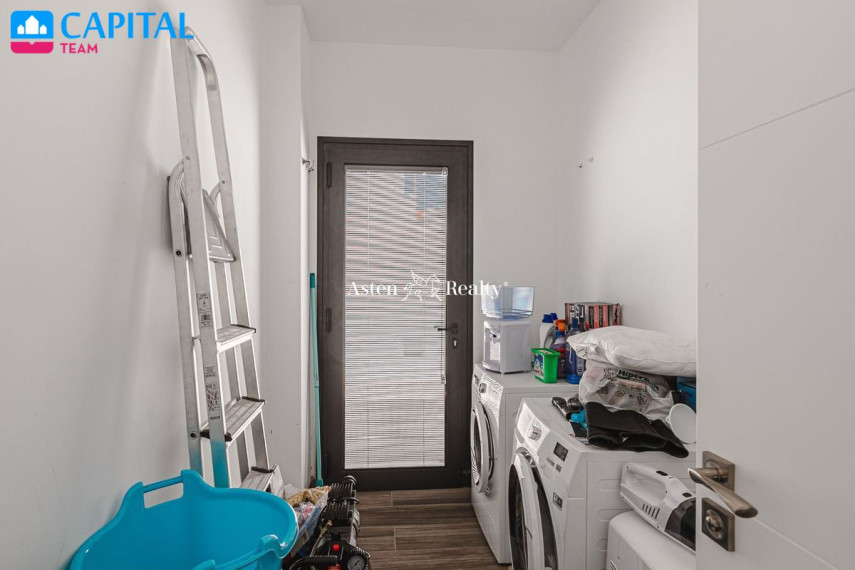 Parduodamas namas Calle Tenerife, 9 , 200.00 kv.m ploto,  Floors 37