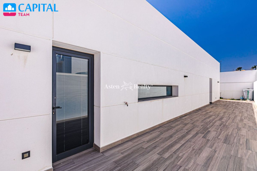 Parduodamas namas Calle Tenerife, 9 , 200.00 kv.m ploto,  Floors 38