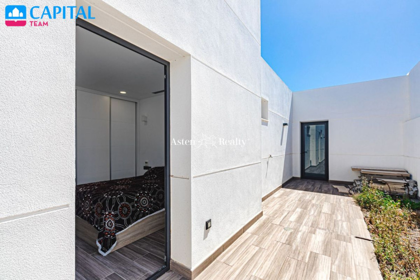 Parduodamas namas Calle Tenerife, 9 , 200.00 kv.m ploto,  Floors 39