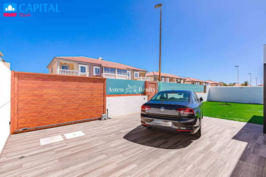Parduodamas namas Calle Tenerife, 9 , 200.00 kv.m ploto,  Floors 40