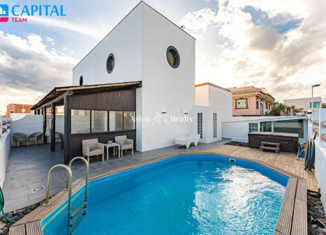 Parduodamas namas Calle Tenerife, 9 , 194.00 kv.m ploto,  Floors