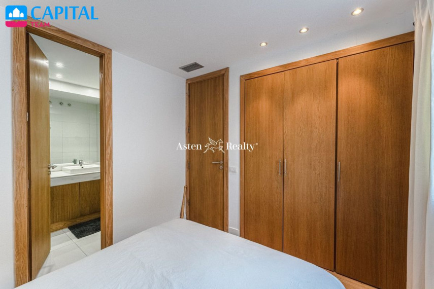 Parduodamas namas Calle Tenerife, 9 , 194.00 kv.m ploto,  Floors 9