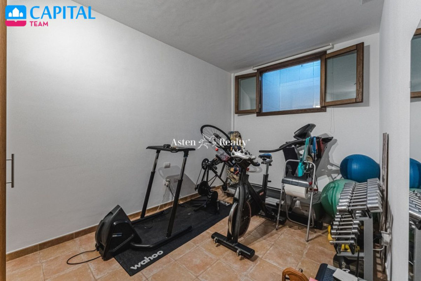 Parduodamas namas Calle Tenerife, 9 , 194.00 kv.m ploto,  Floors 21