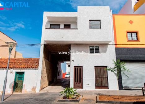 Parduodamas namas Calle de Pedro González Gómez, 10 , 178.00 kv.m ploto, Floors Parduodamas namas Calle de Pedro González Gómez, 10 , 178.00 kv.m ploto, Floors