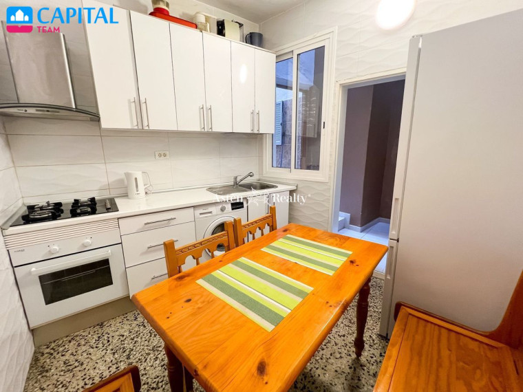 Parduodamas namas Calle Agustín León González, 4 , 81.00 kv.m ploto,  Floors 3