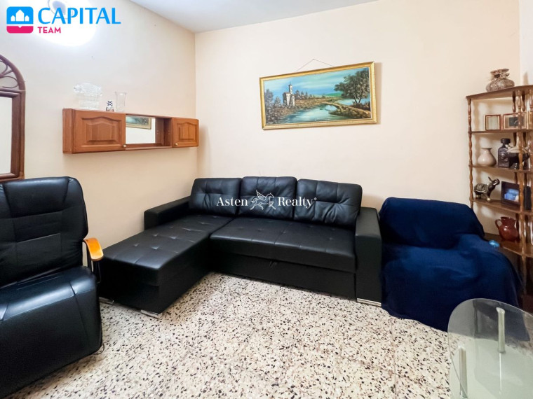 Parduodamas namas Calle Agustín León González, 4 , 81.00 kv.m ploto,  Floors 6