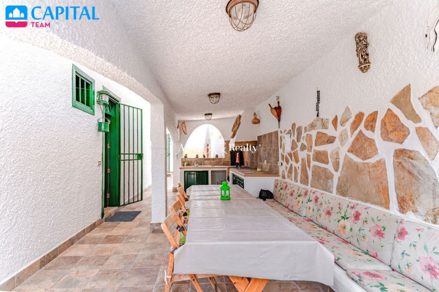 Parduodamas namas Calle La Palmera, 5 , 560.00 kv.m ploto,  Floors 6