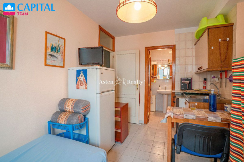 Parduodamas namas Calle La Palmera, 5 , 560.00 kv.m ploto,  Floors 28