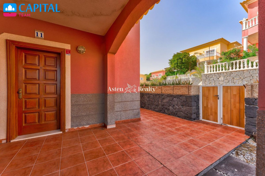 Parduodamas namas Calle Girasol, 7 , 233.00 kv.m ploto,  Floors 8