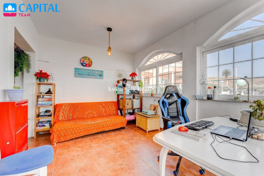 Parduodamas namas Calle Girasol, 7 , 233.00 kv.m ploto,  Floors 17