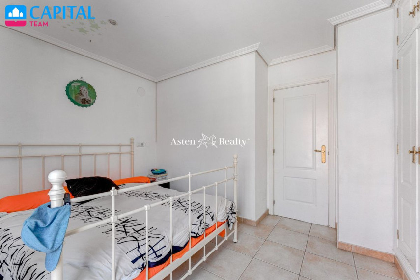 Parduodamas namas Calle Girasol, 7 , 233.00 kv.m ploto,  Floors 23