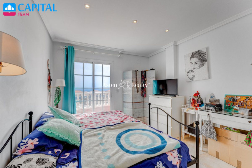 Parduodamas namas Calle Girasol, 7 , 233.00 kv.m ploto,  Floors 26