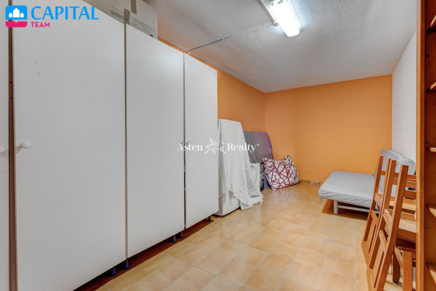 Parduodamas namas Calle Girasol, 7 , 233.00 kv.m ploto,  Floors 38