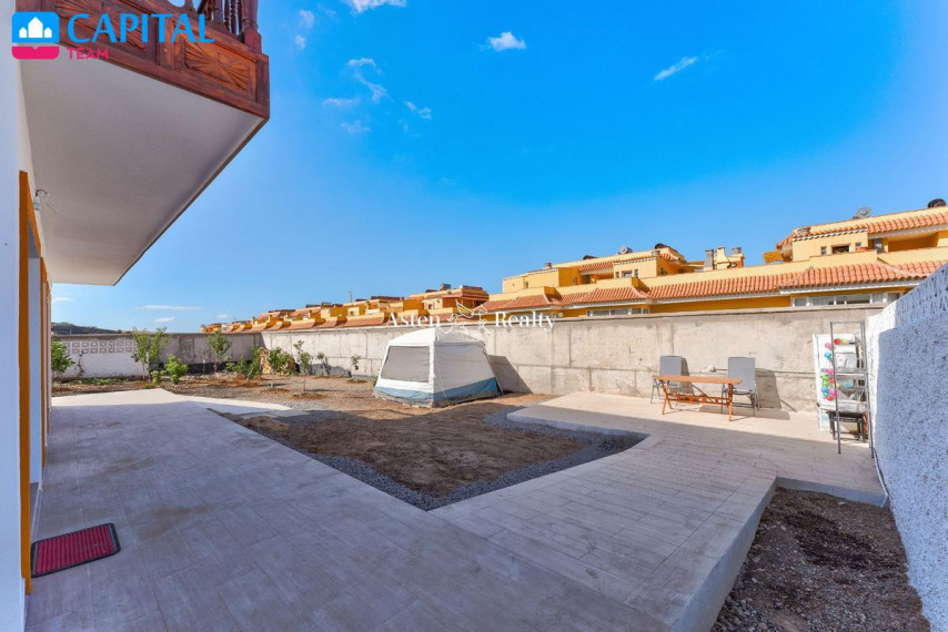 Parduodamas namas Calle Alcalde Juan García, 5 , 222.00 kv.m ploto,  Floors 47
