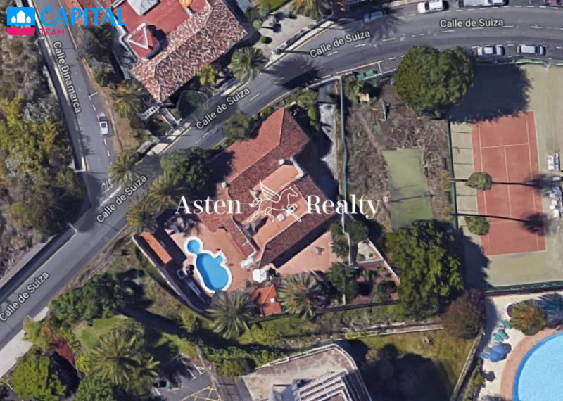 Parduodamas namas Calle Suiza, 6 , 566.00 kv.m ploto,  Floors 1