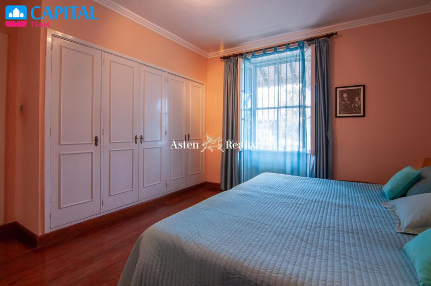 Parduodamas namas Calle Suiza, 6 , 566.00 kv.m ploto,  Floors 31