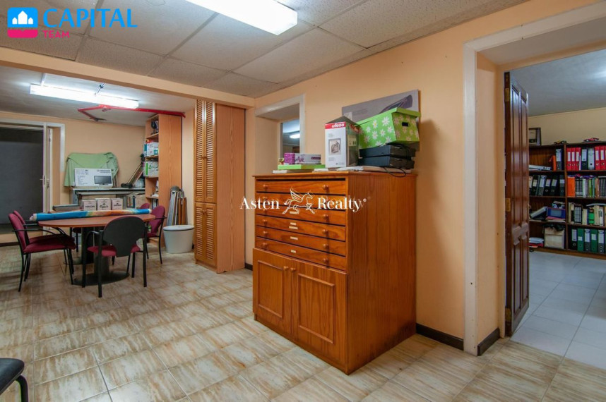 Parduodamas namas Calle Suiza, 6 , 566.00 kv.m ploto,  Floors 40
